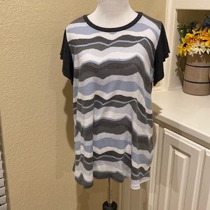 Women’s top size medium